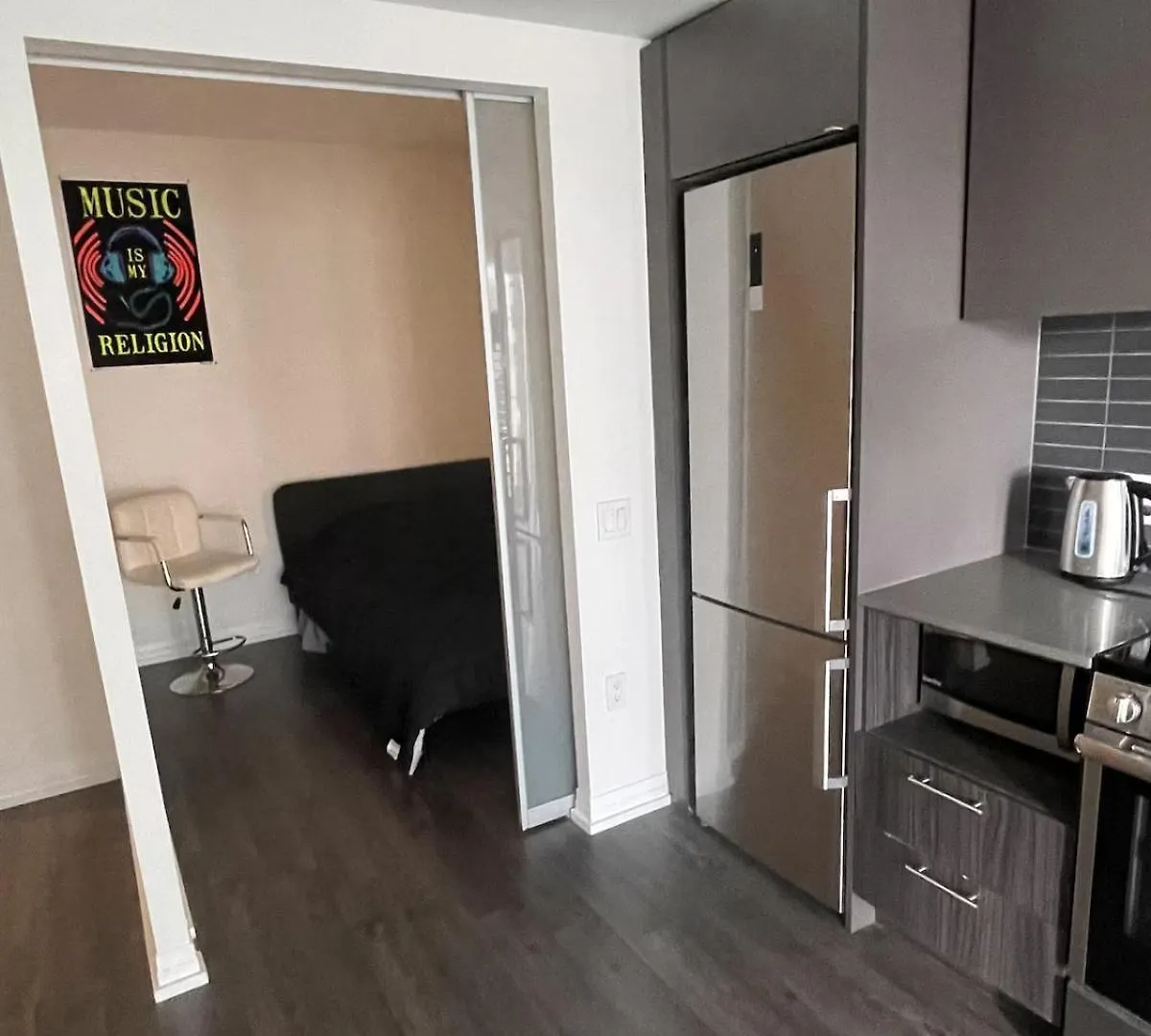 Δωμάτια σε οικογενειακή κατοικία Cozy Room In A Shared 2Bedrooms Condo Τορόντο Καναδάς