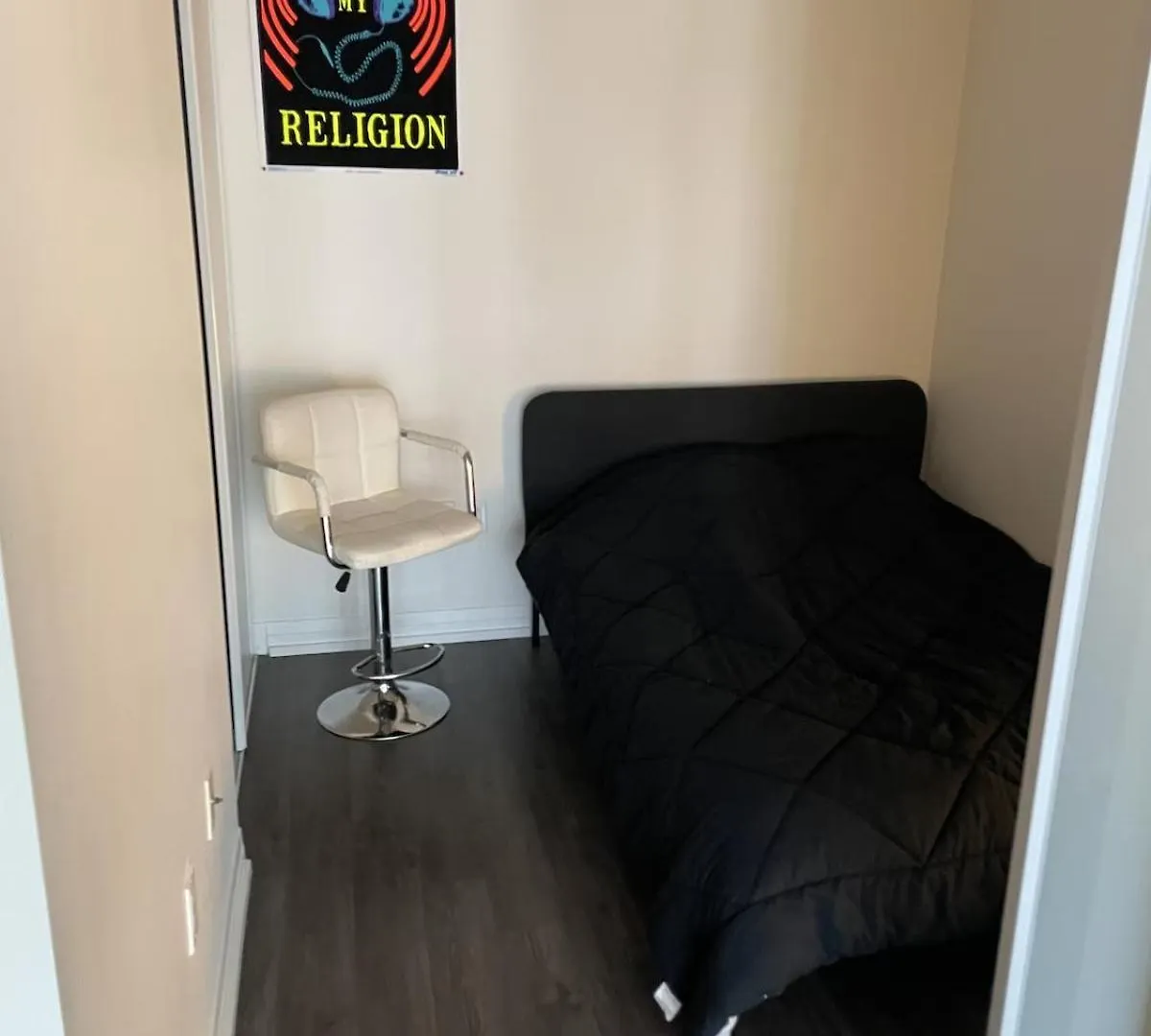 Cozy Room In A Shared 2Bedrooms Condo Τορόντο